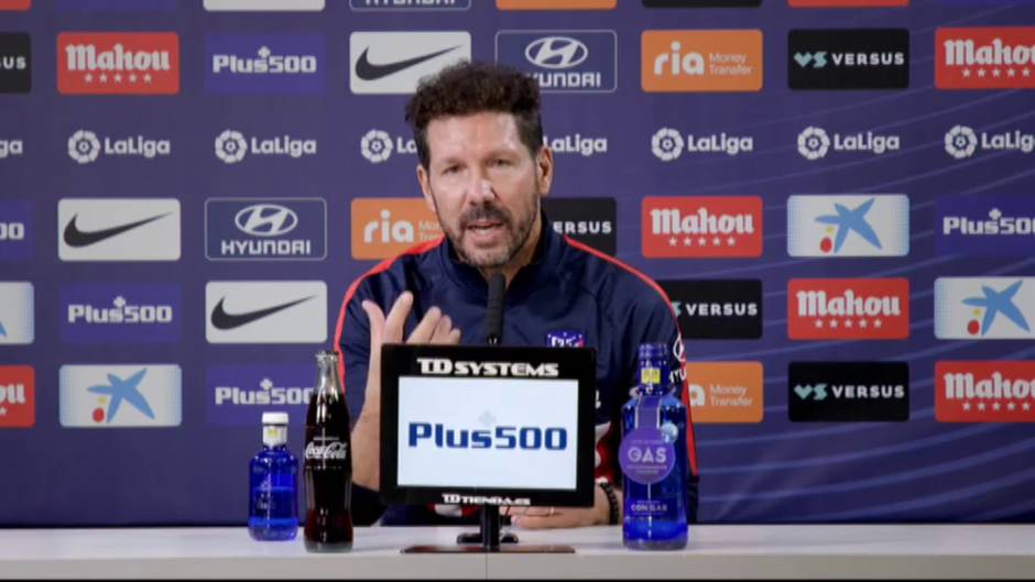 Simeone: "Seguro que la llegada de Suárez nos invita a seguir creciendo como club y como equipo"
