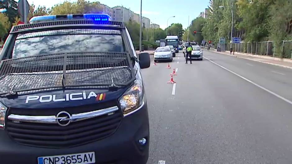 La Policía Nacional refuerza el control de las zonas con restricciones en Madrid