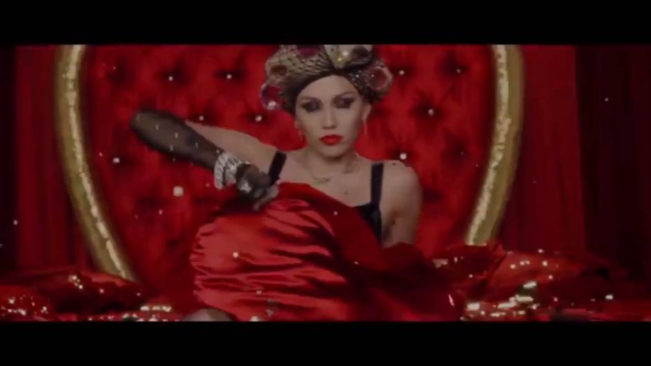 Miley Cyrus dice que fue perseguida por un OVNI