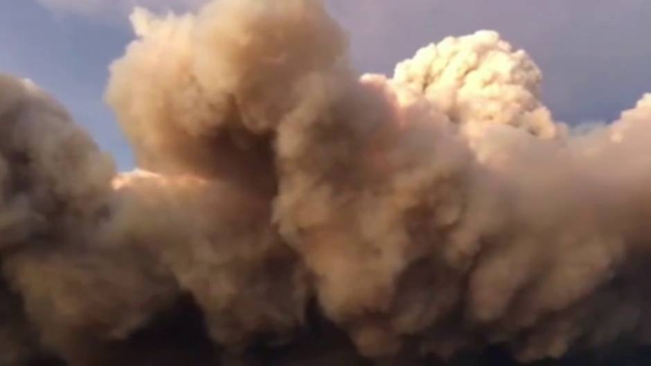 Los incendios avanzan sin control en el norte de Colorado