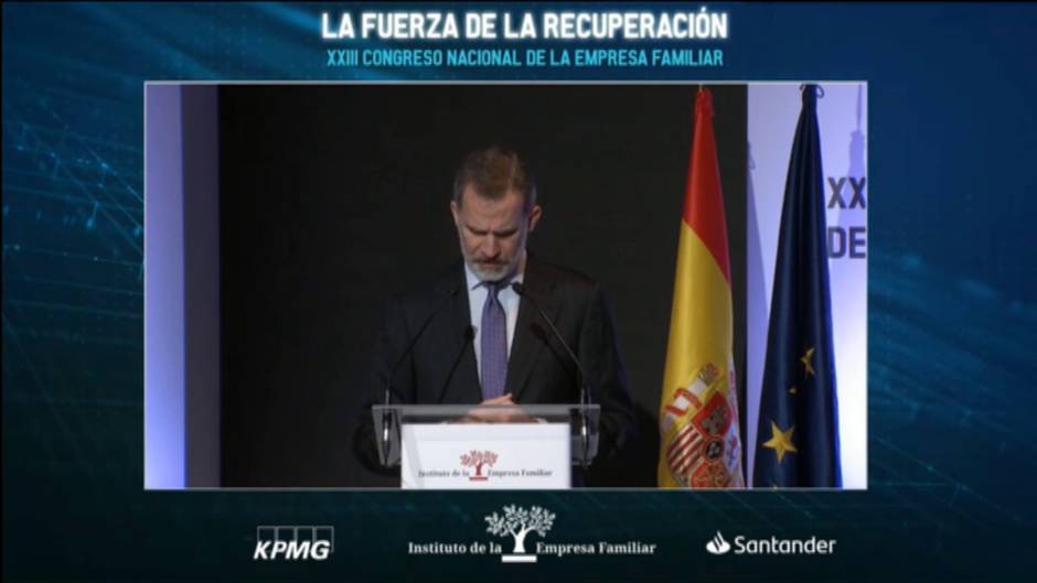 Felipe VI pide "no caer en el pesimismo"