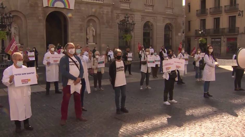 Sanitarios defienden la sanidad pública ante la Generalitat