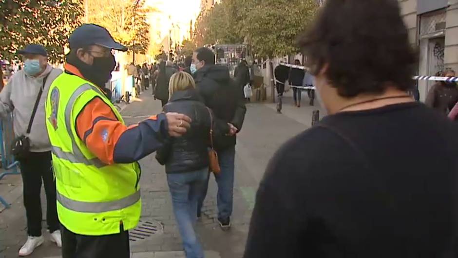 Después de ocho meses hoy ha vuelto a abrirse el Rastro de Madrid