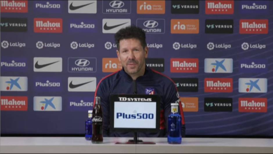 Simeone: "Todos crecimos con la ilusión de ser Maradona"