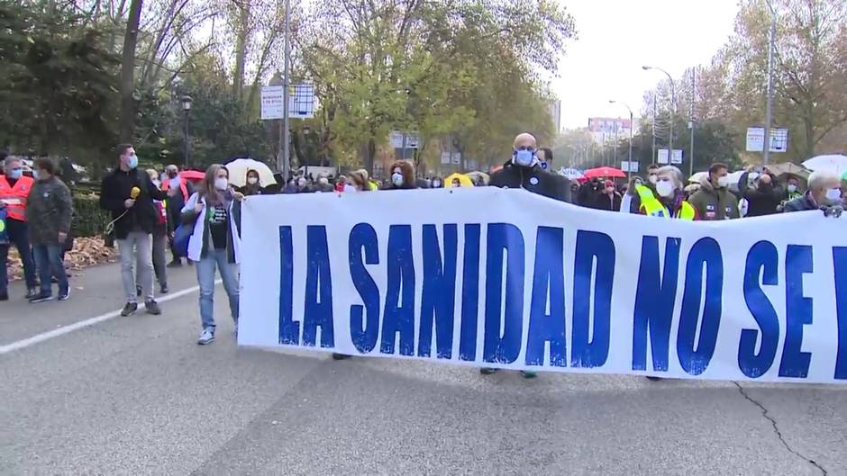 Marea Blanca se moviliza por el "ladrillazo" del Hospital Isabel Zendal