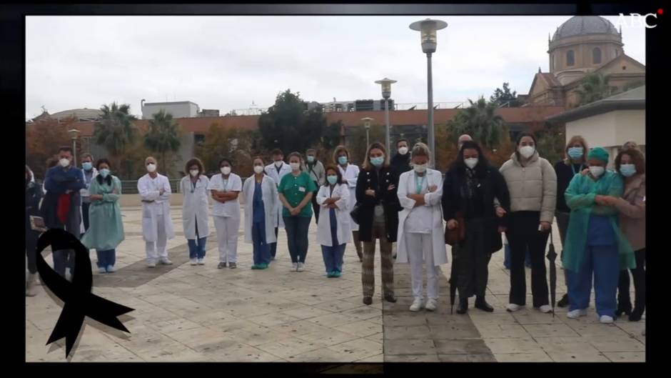 Los compañeros del hospital Virgen del Rocío rinden homenaje a Juana Morgado, fallecida repentinamente a causa de un infarto