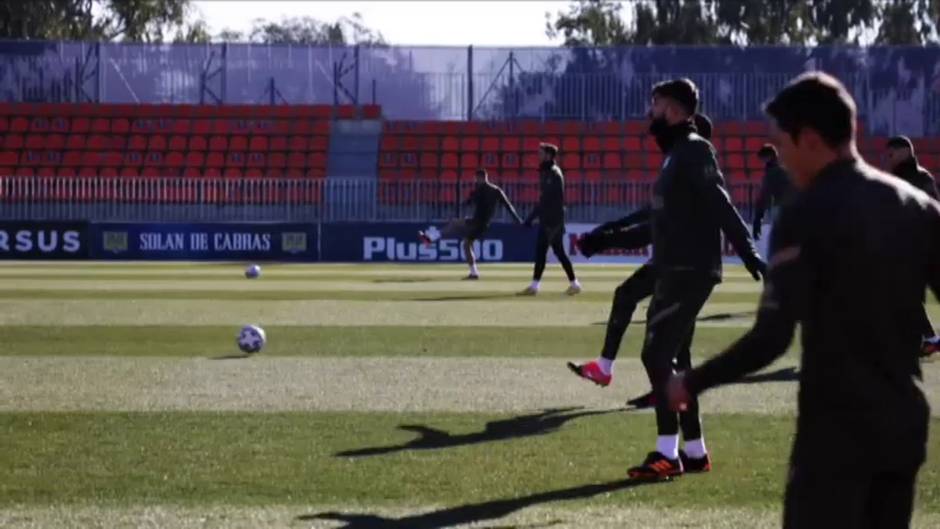 Último entrenamiento del Atlético antes del duelo copero ante el Cornellá