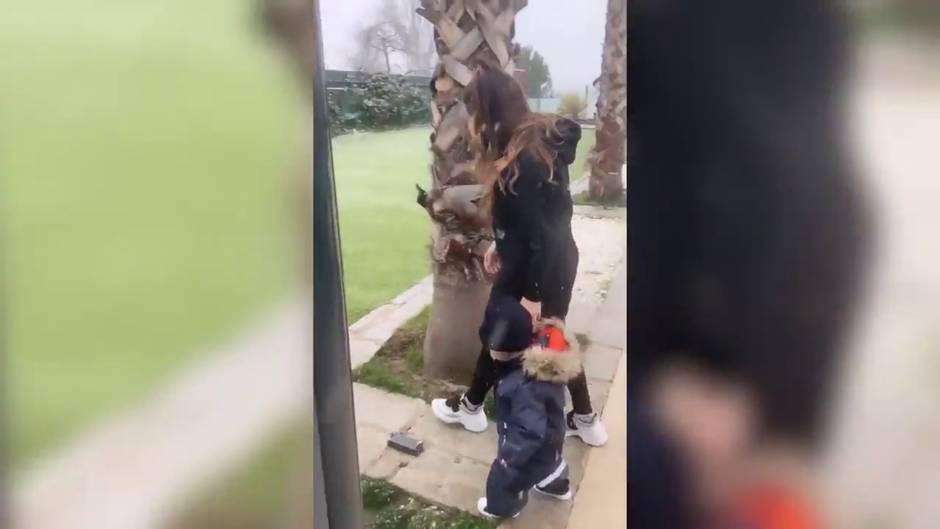 Sara Sálamo y Cristina Pedroche disfrutan de la nieve