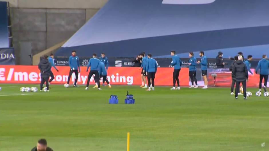 El Athletic Club entrena en Sevilla y se prepara para la final de la Supercopa ante el Barça