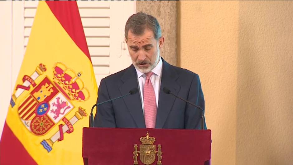 Felipe VI pide "preparar la industria turística ante los eventuales retos del futuro"