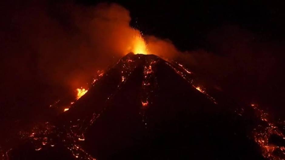 El volcán Etna vuelve a entrar en erupción