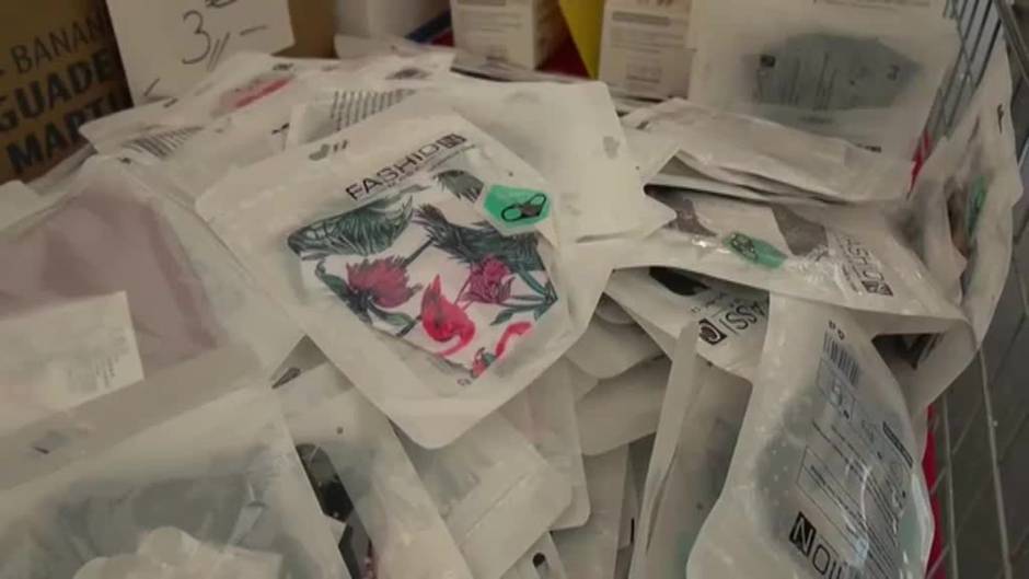 Las autoridades francesas recomiendan no usar las mascarillas de tela ante las variantes de Covid