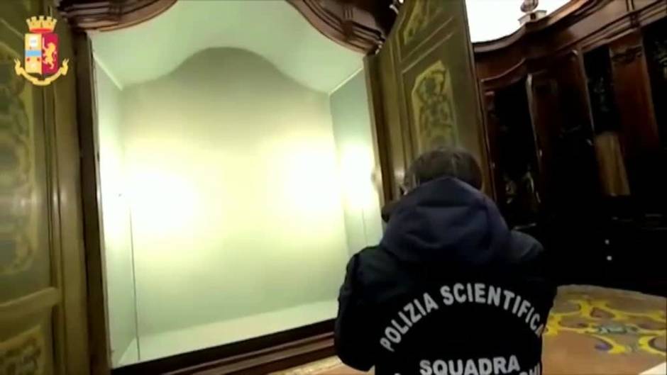 La policía italiana devuelve un cuadro de Da Vinci robado en el 2019 a una Basílica de Nápoles