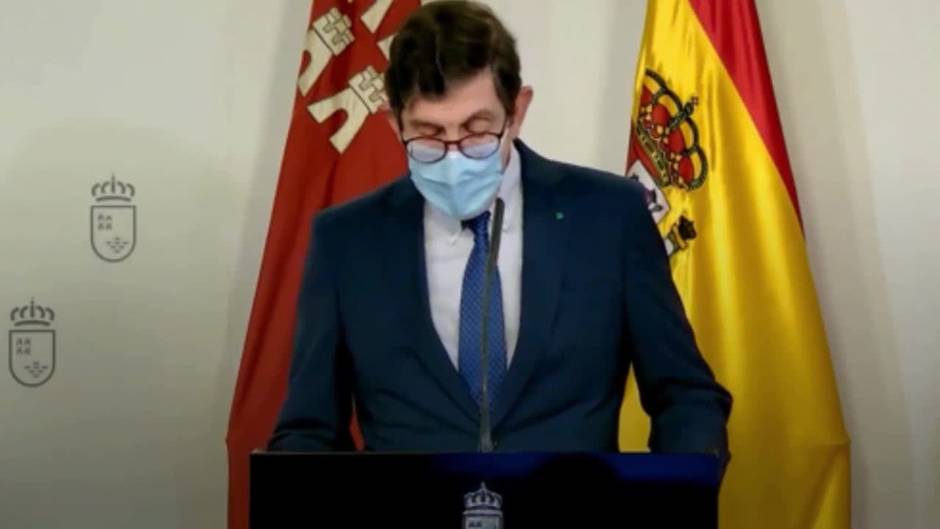 Manuel Villegas presenta su renuncia como consejero de Salud de Murcia