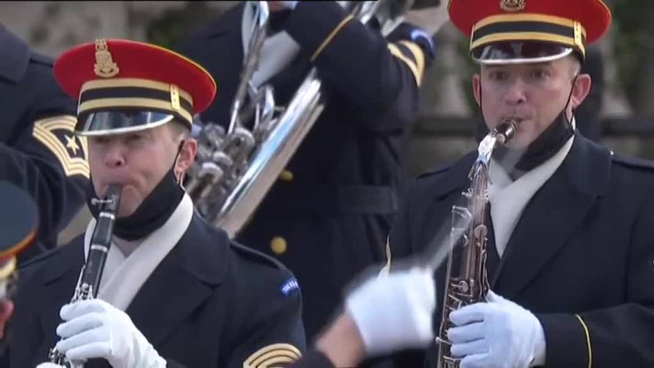 Biden rinde homenaje en Arlington al Soldado Desconocido