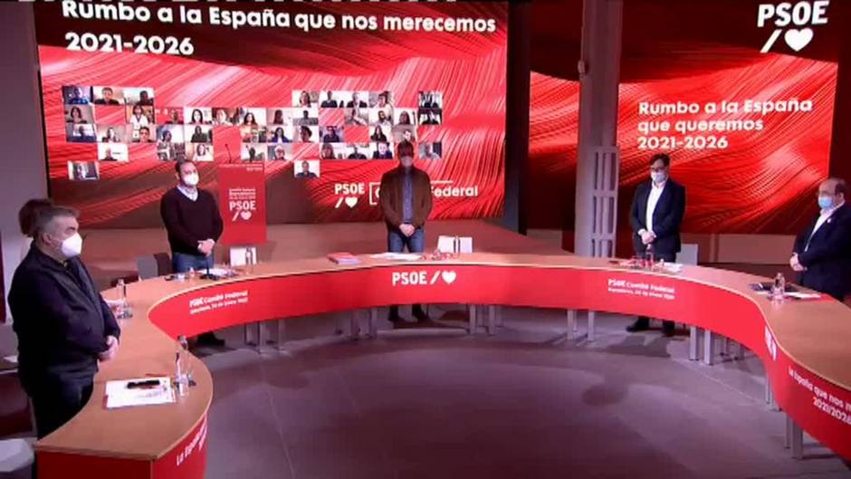 El Comité Federal del PSOE arranca con un minuto de silencio por las víctimas de la pandemia