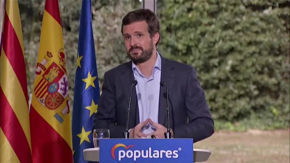 Casado critica que Illa esté "haciendo campaña" en lugar de estar "en su casa"