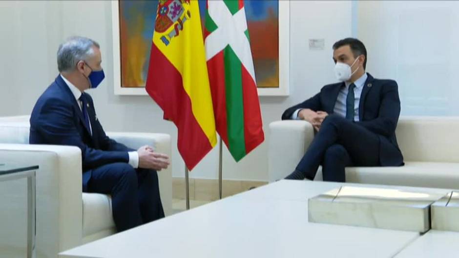 Sánchez recibe a Urkullu en Moncloa