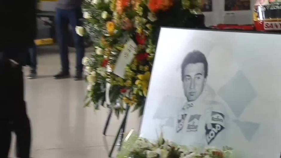 Emotivo adiós a Adrián Campos