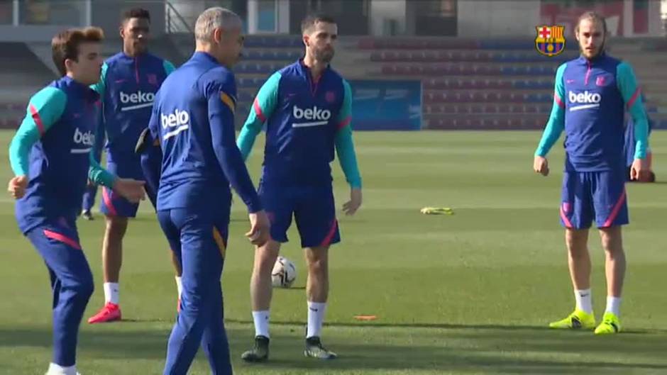 Entreno de recuperación para el Barça tras la remontada en Copa
