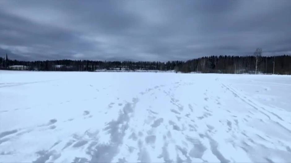 Correr por la nieve con calcetines de lana se está poniendo de moda en Finlandia