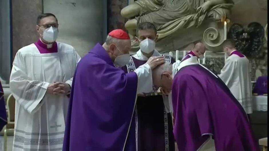 El Papa Francisco oficia la misa del miércoles de ceniza