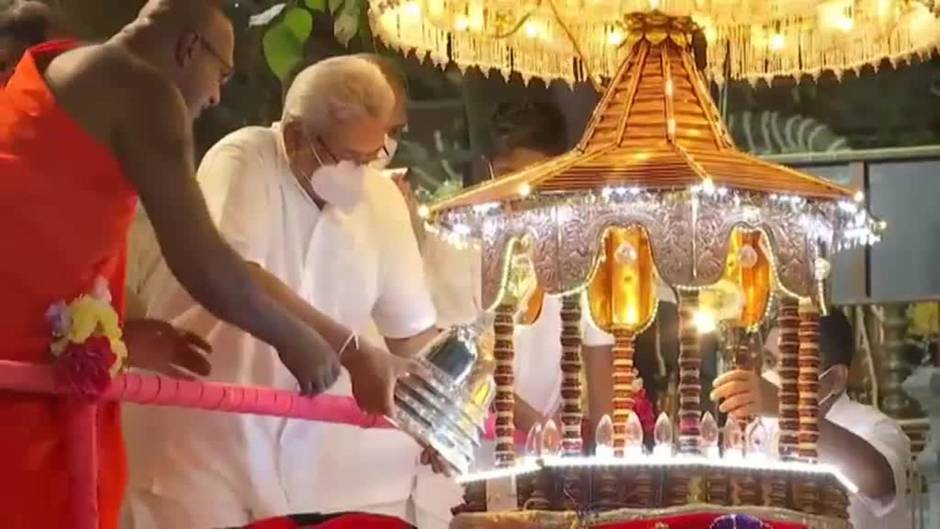 Sri Lanka celebra su tradicional procesión de las reliquias de Buda