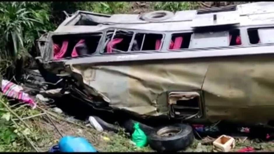 Sobrevive a un trágico accidente de autobús 5 años después de sobrevivir a un siniestro aéreo