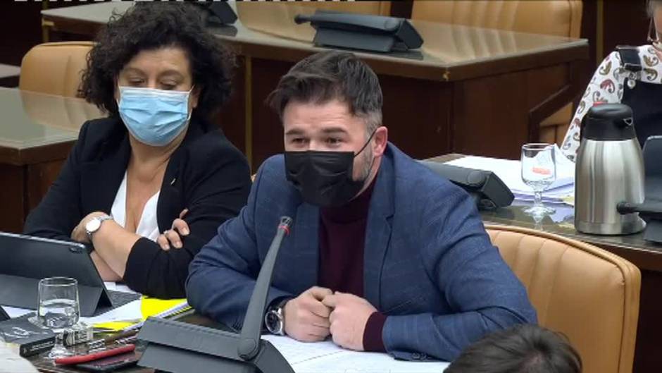 Rufián a Pérez de los Cobos: "No me vacile, no está en un cuartel"