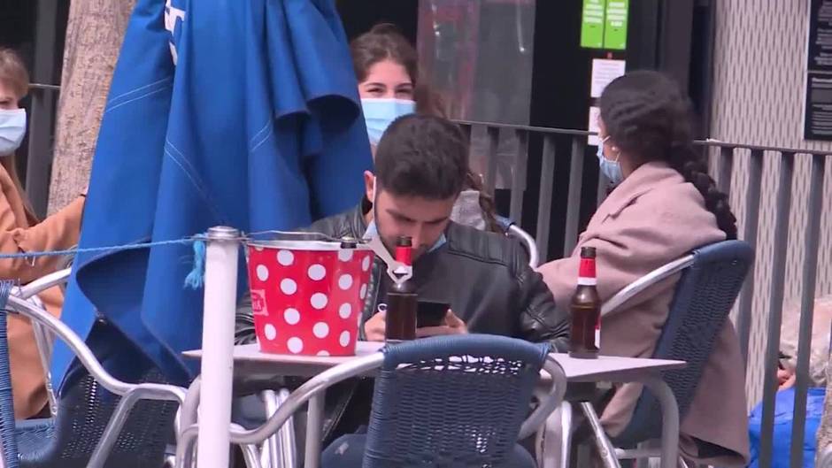 Madrileños en las terrazas durante Semana Santa