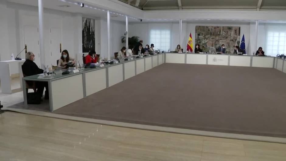 Iglesias asiste a su último Consejo de Ministros, marcado por Cataluña y las vacunas