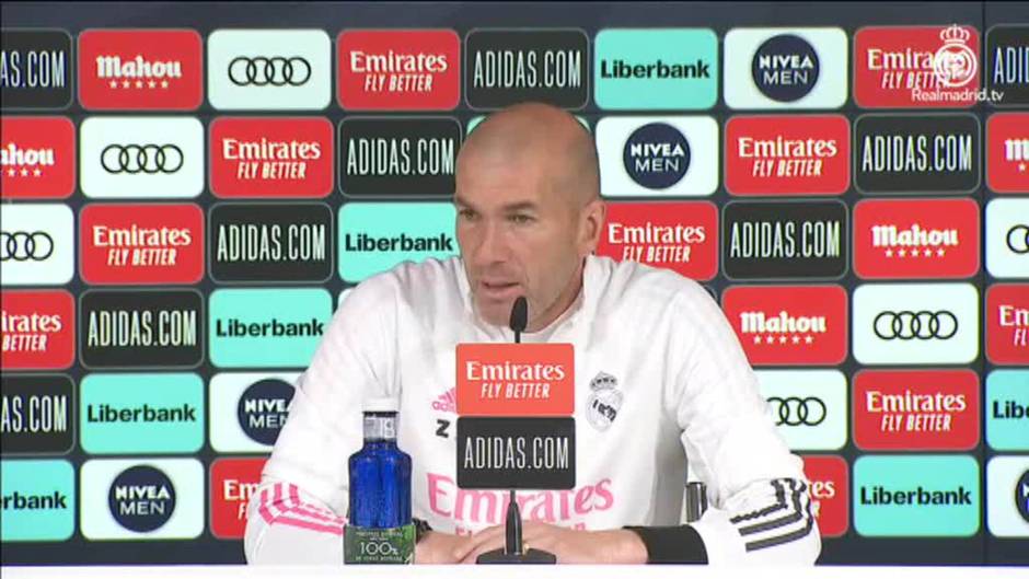 Zidane sobre Messi: "Que se quede en el Barcelona, que está bien ahí"