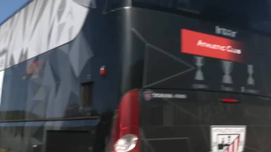 Salida del Athletic de Lezama sin aglomeraciones