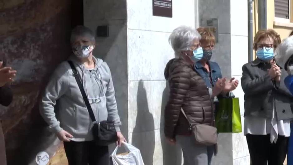 Minuto de silencio en Manresa por el asesinato de Jordina a manos de su exmarido