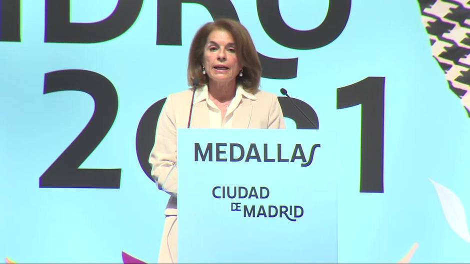 Ana Botella, Medalla de Honor, asegura que dejó un Ayuntamiento "más preparado"