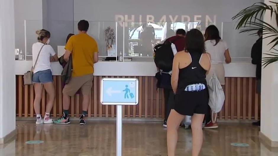 Principio de acuerdo entre el Gobierno y la CEOE para renovar los ERTE a partir del 1 de junio