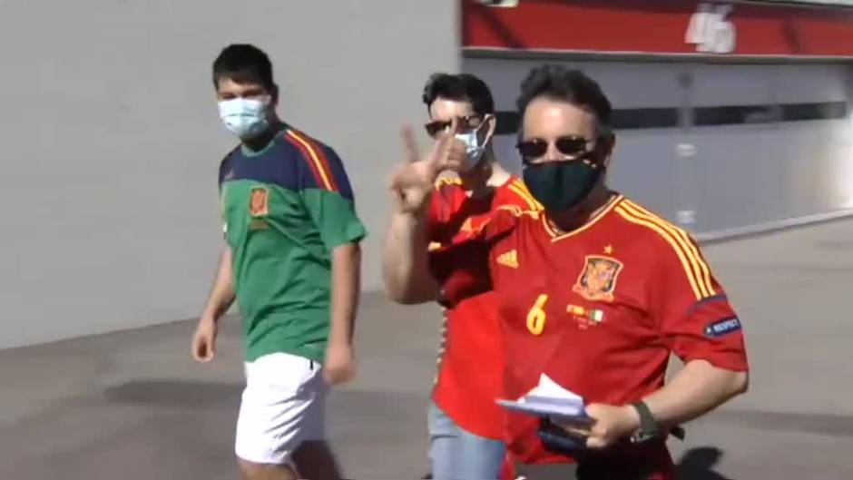 La afición vuelve a vibrar con la Roja en un estadio