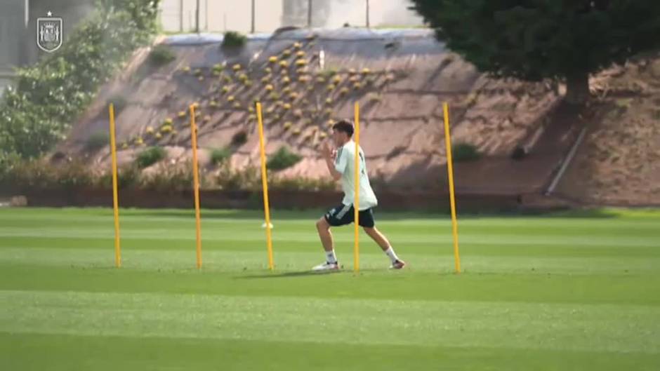 La selección se entrena por turnos y de forma individual