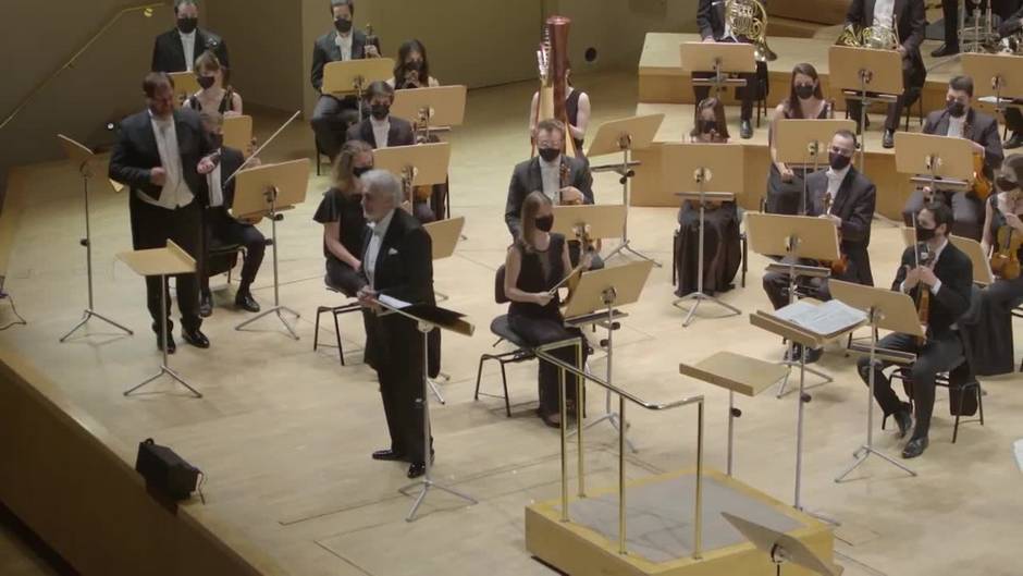 Plácido Domingo vive su vuelta a España entre ovaciones y aplausos