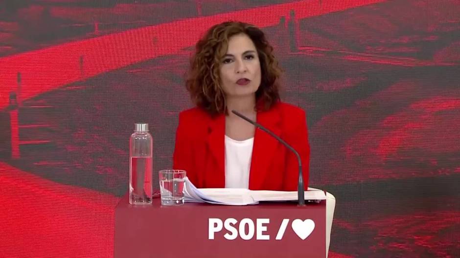 Montero insta a combatir la "guerra cultural" sobre igualdad de género