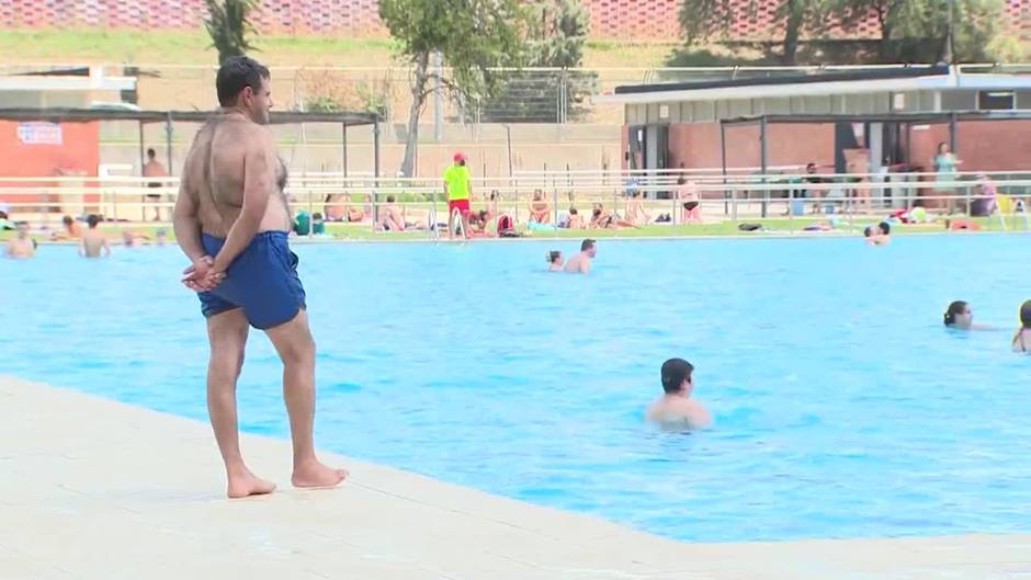 Las piscinas de Madrid abren este sábado sus puertas con un aforo del 60%