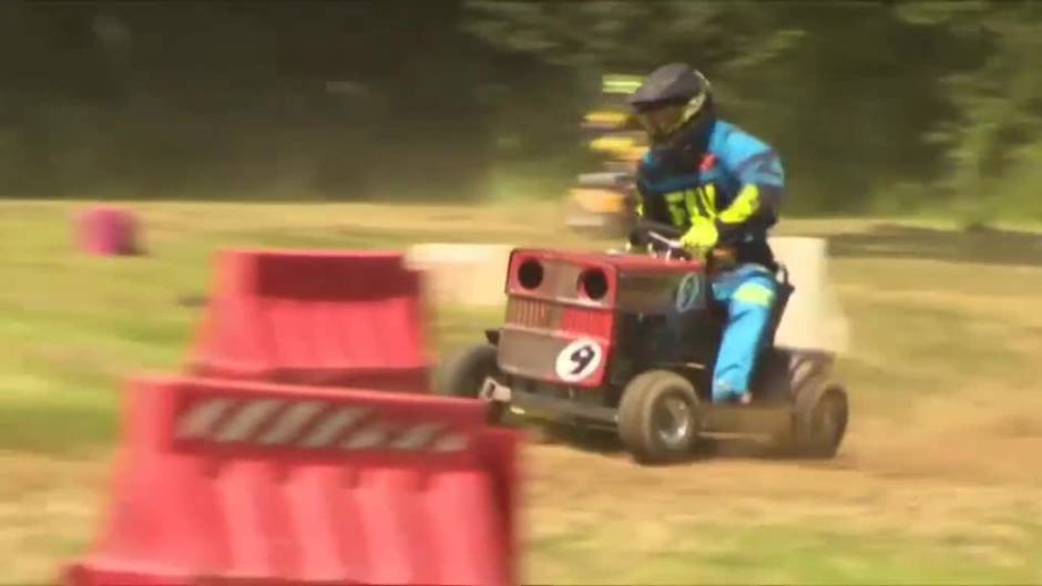 Arranca el campeonato de carreras de cortacéspedes de Reino Unido