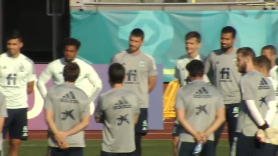 La selección se ejercita en el estadio Petrovsky de San Petersburgo