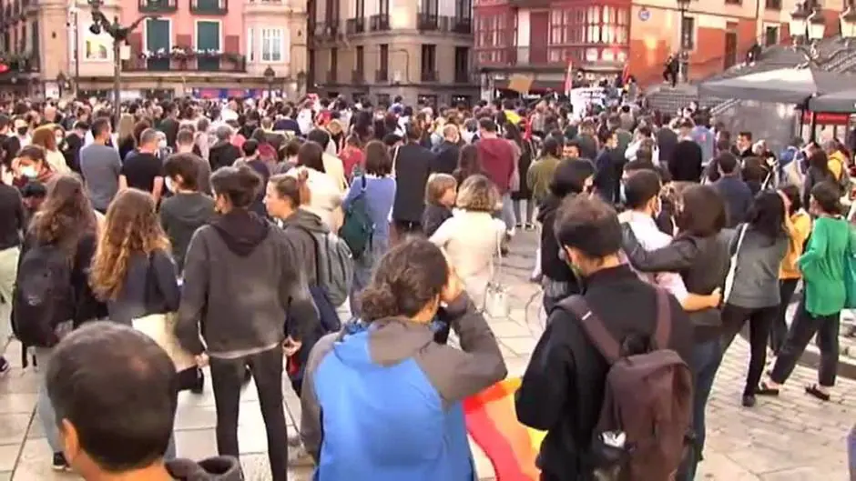 Concentración en contra de la agresión homófoba de este fin de semana en Bilbao