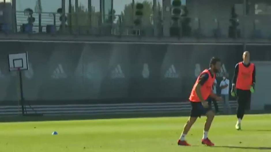 Ancelotti, contento con el trabajo de jóvenes y veteranos esta pretemporada