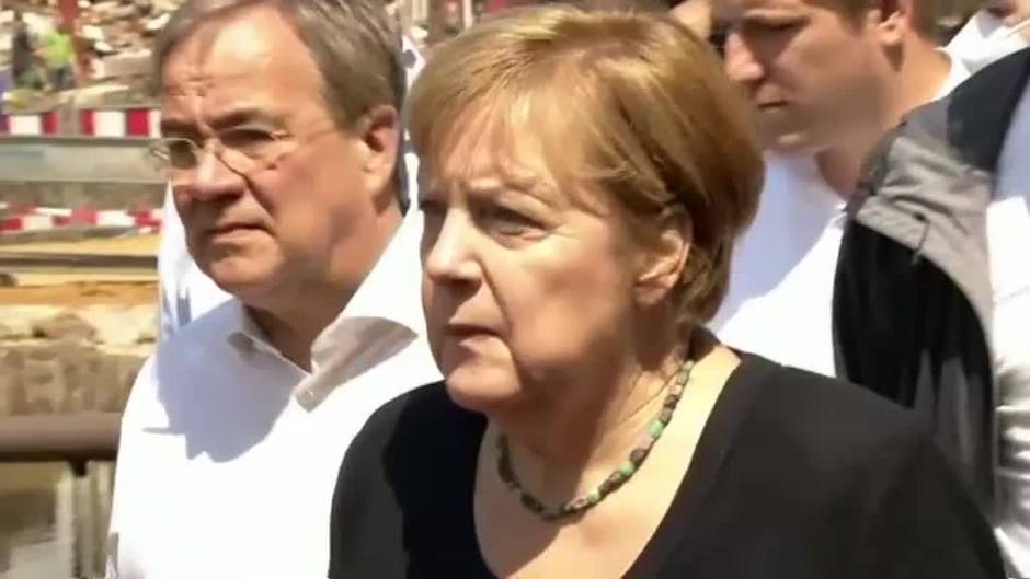 Angela Merkel visita las zonas más afectadas por las inundaciones