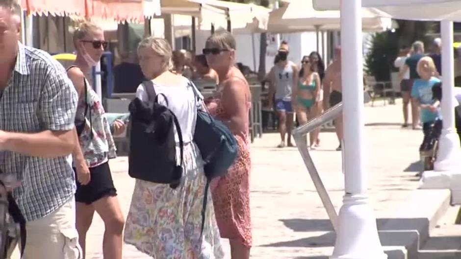 El turismo suma presión en la Atención Primaria pero apenas en la hospitalaria