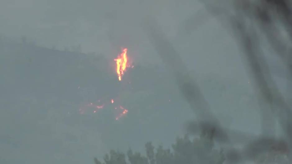 Los fuertes vientos multiplican los incendios en el norte de Atenas