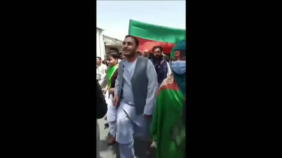 Cientos de personas acuden a las protestas de Kabul a pesar de las duras represalias de los talibanes