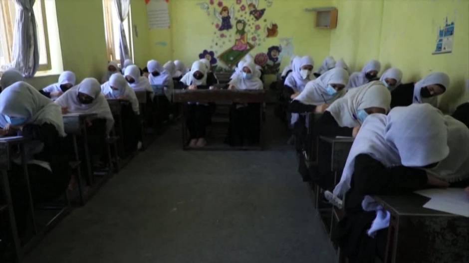 Los talibanes suspenden la educación mixta superior en Herat